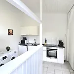 Modernes Mit Einzelbetten, Parkplatz Vor Der Tuer, Wifi, Voll Ausgestattete Kueche, Inklusive Bettwaesche Und Handtuecher - Ideal Fuer Monteure - Alt03