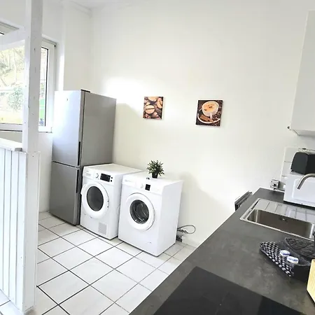 Modernes Mit Einzelbetten, Parkplatz Vor Der Tuer, Wifi, Voll Ausgestattete Kueche, Inklusive Bettwaesche Und Handtuecher - Ideal Fuer Monteure - Alt03 Altena
