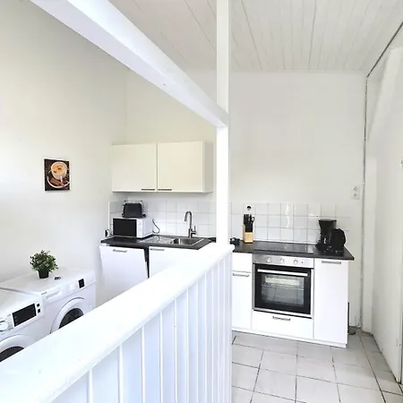 Modernes Mit Einzelbetten, Parkplatz Vor Der Tuer, Wifi, Voll Ausgestattete Kueche, Inklusive Bettwaesche Und Handtuecher - Ideal Fuer Monteure - Alt03