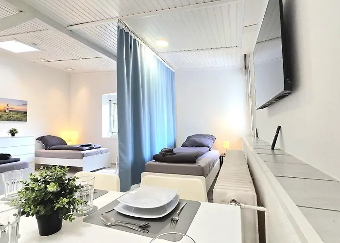 Modernes Mit Einzelbetten, Parkplatz Vor Der Tuer, Wifi, Voll Ausgestattete Kueche, Inklusive Bettwaesche Und Handtuecher - Ideal Fuer Monteure - Alt03 아파트 알테나