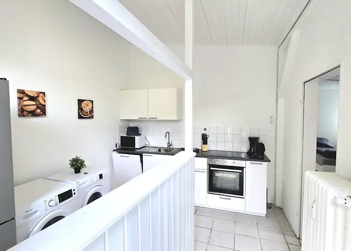 Modernes Mit Einzelbetten, Parkplatz Vor Der Tuer, Wifi, Voll Ausgestattete Kueche, Inklusive Bettwaesche Und Handtuecher - Ideal Fuer Monteure - Alt03